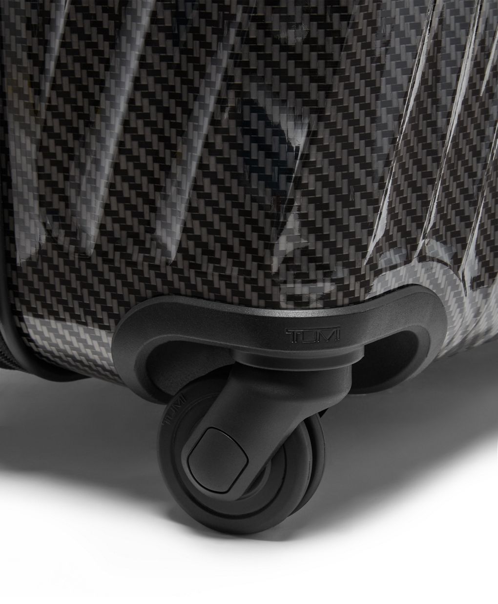 Tumi 19 Degree Lite Short Trip 4 Wheeled Packing Case