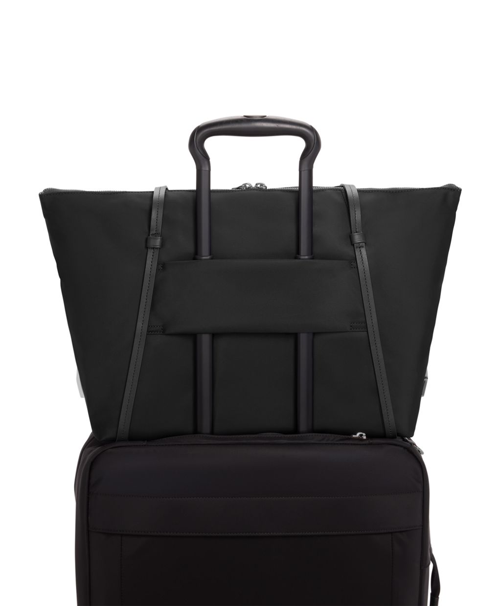 Tumi Voyageur Q Tote – Innovation Luggage