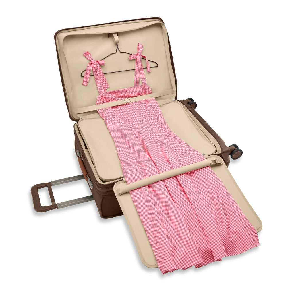 Briggs & Riley Baseline Compact 24" Expandable Spinner